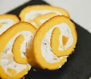 mango-swiss-roll-cake-recipe